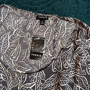 Torrid Charcoal and Ivory Floral Blouse